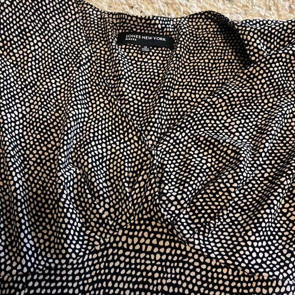 Like new! Jones New York Black and Cream Dress - Picture 2 of 5